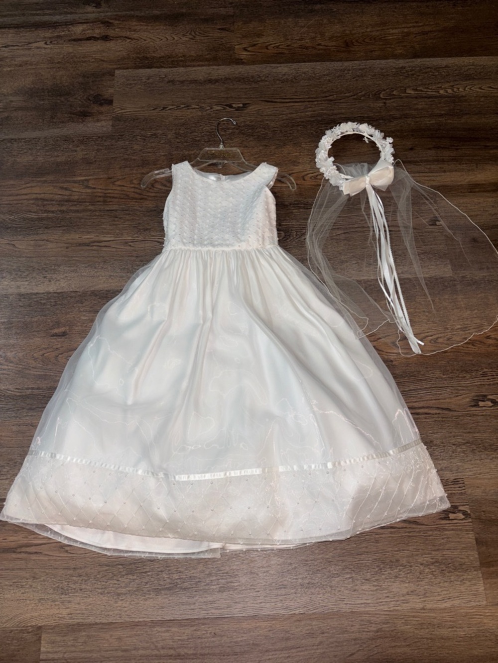 Cinderella size 8 White Girls' First Communion/Flower Girl Dress with Veil Crown